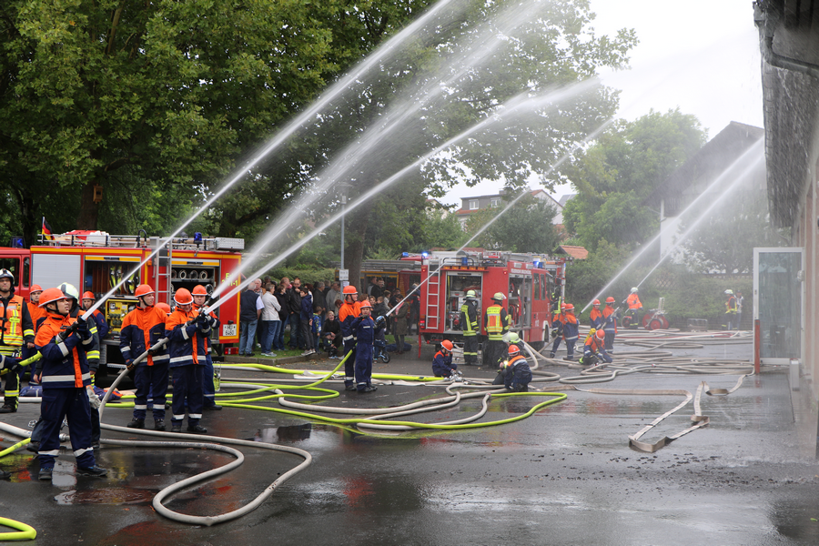 Alle Rohre: WASSER MARSCH!